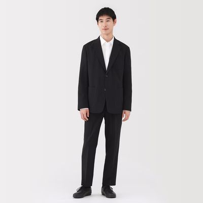 無印良品メンズお葬式用黒のセットアップスーツ